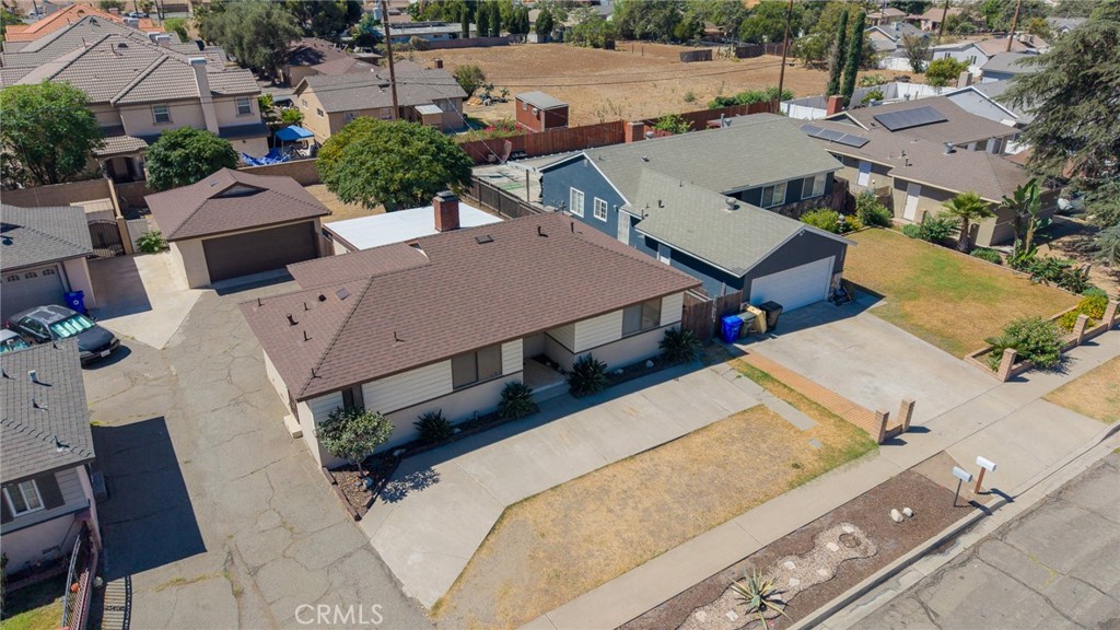 16563 Barbee, Fontana