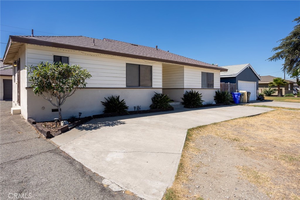 16563 Barbee, Fontana
