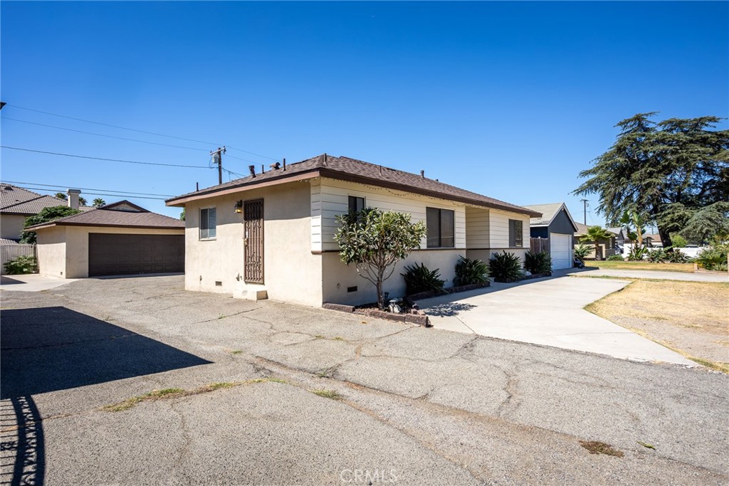 16563 Barbee, Fontana