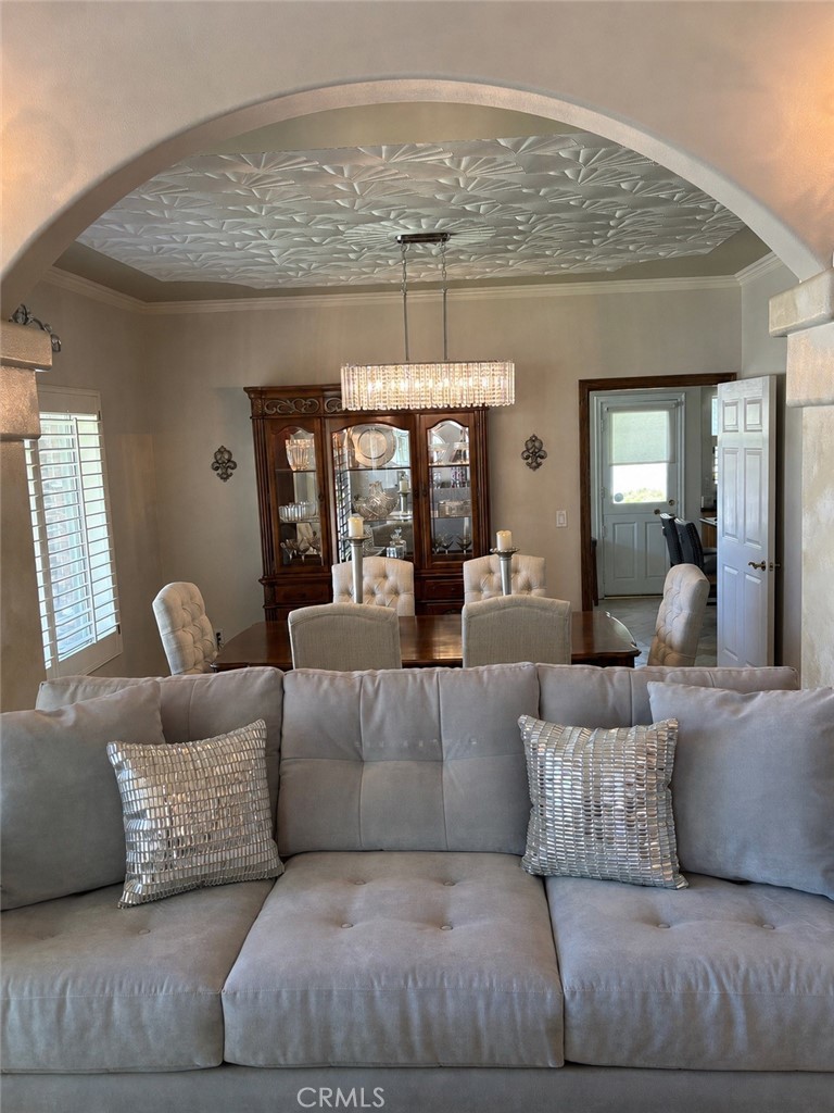 1675 N Quince Way, Upland