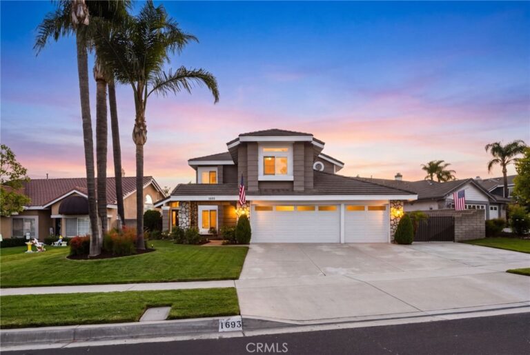 1693 Eastgate, Upland