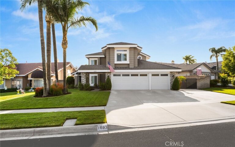 1693 Eastgate, Upland