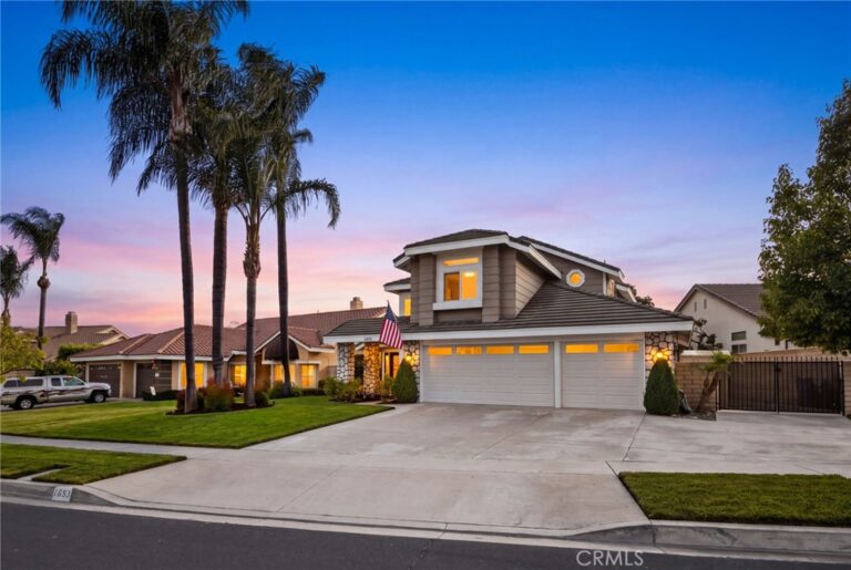1693 Eastgate, Upland