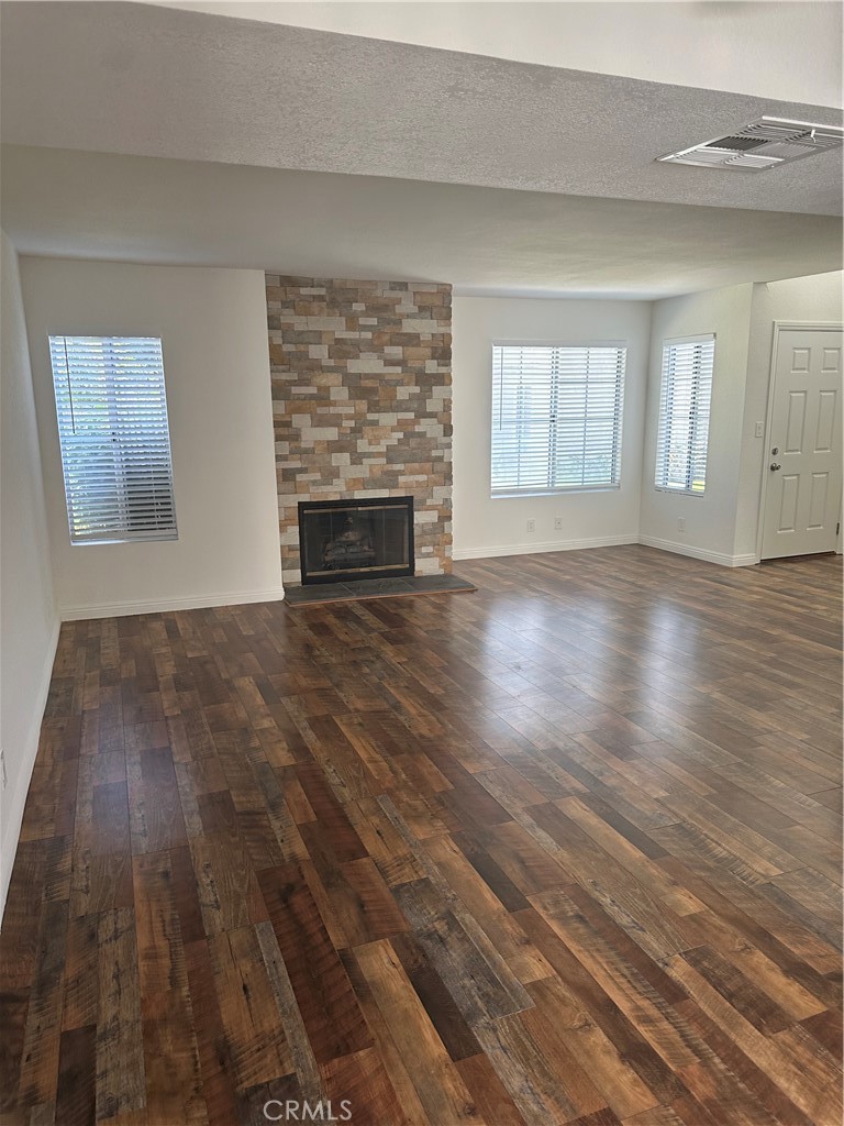 172 W Walnut #D, Rialto