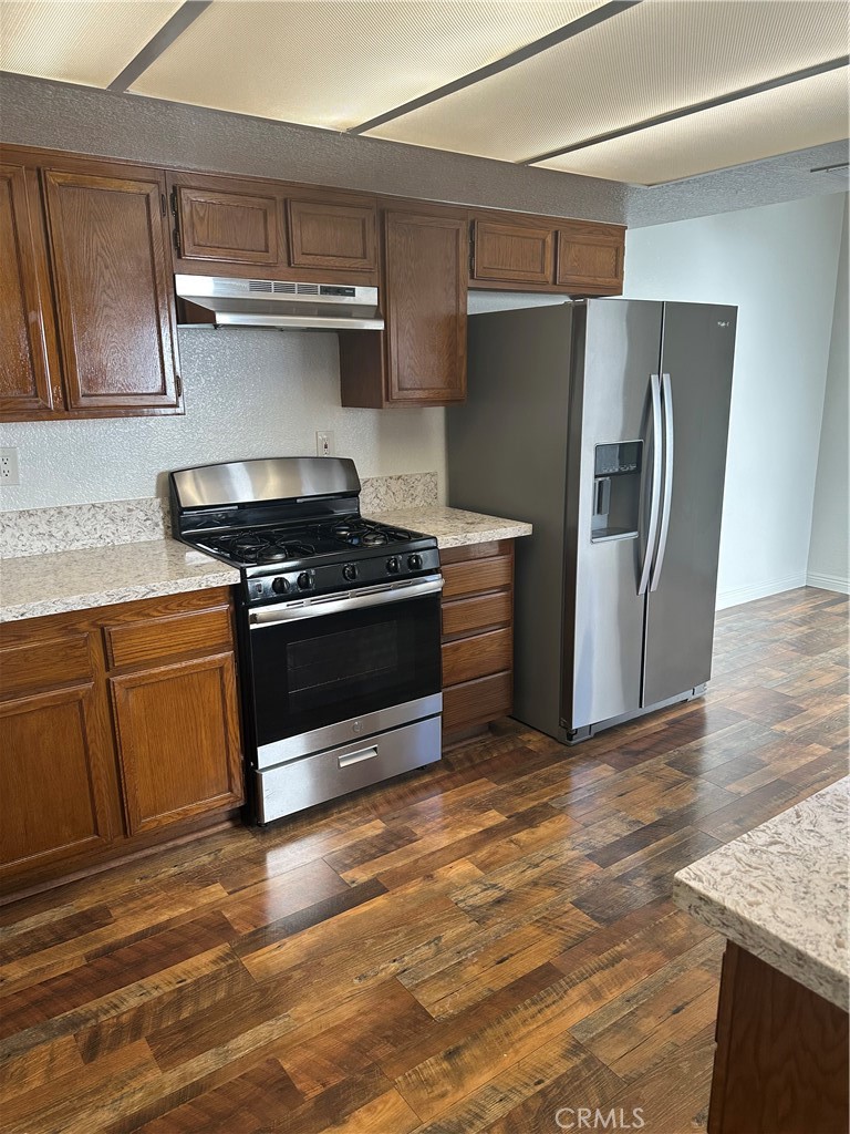 172 W Walnut #D, Rialto