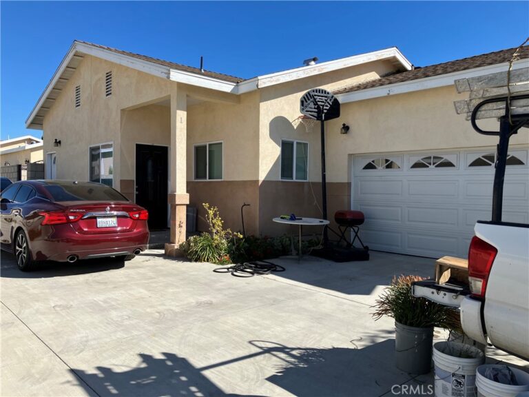 17548 Court Street, Fontana