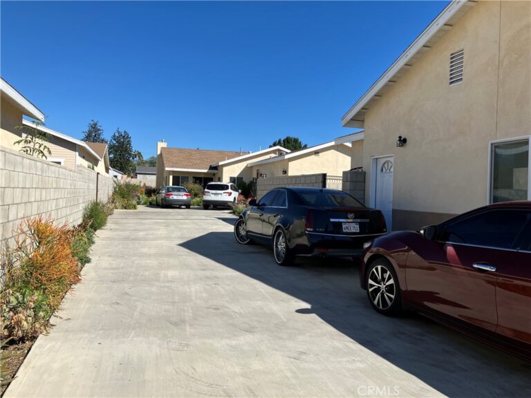 17548 Court Street, Fontana