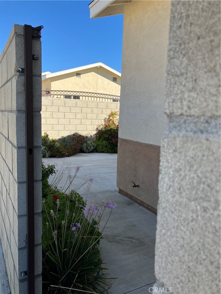 17548 Court Street, Fontana