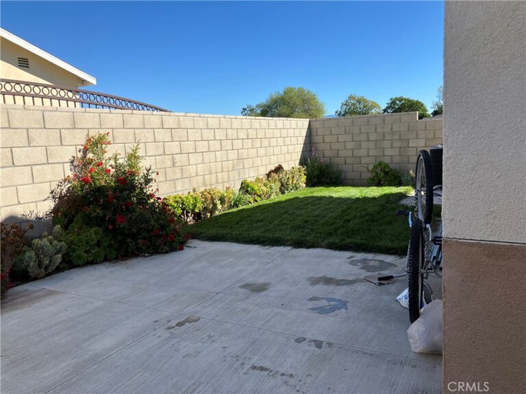 17548 Court Street, Fontana