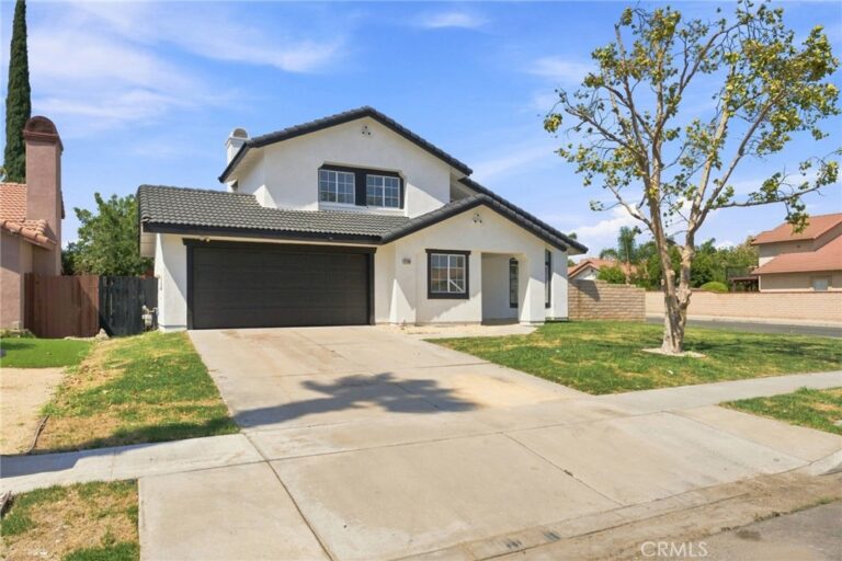 17794 Sandhurst, Fontana