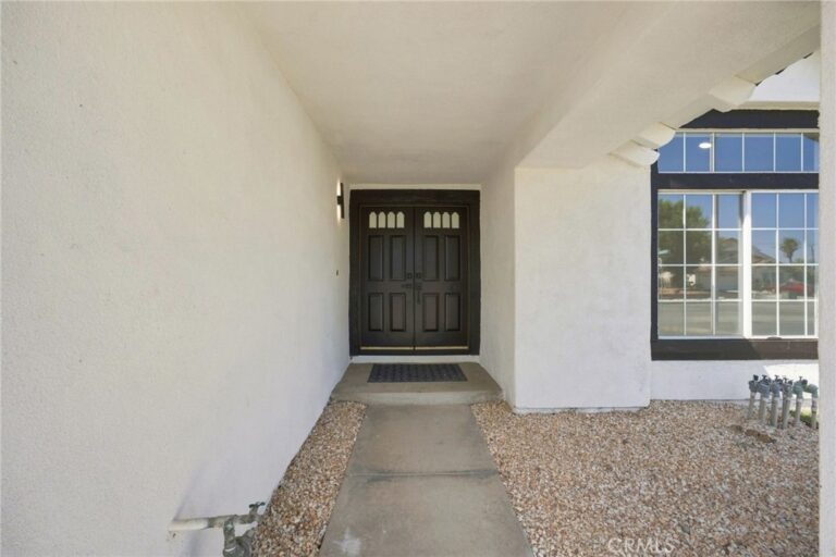 17794 Sandhurst, Fontana