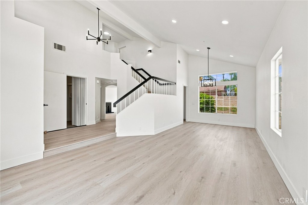 17794 Sandhurst, Fontana