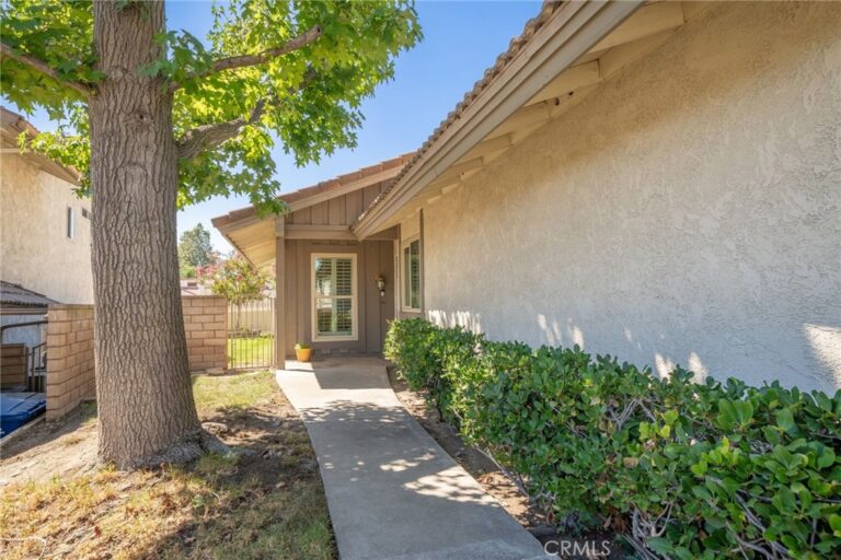 179 Oak Forest Circle, Glendora
