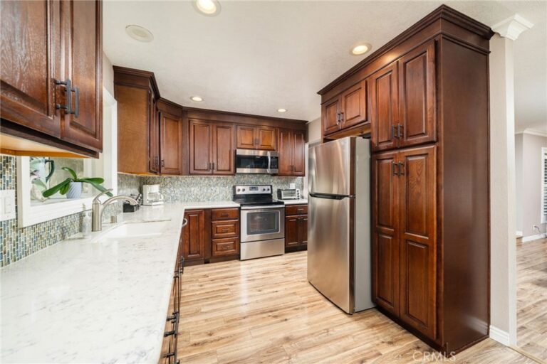 179 Oak Forest Circle, Glendora