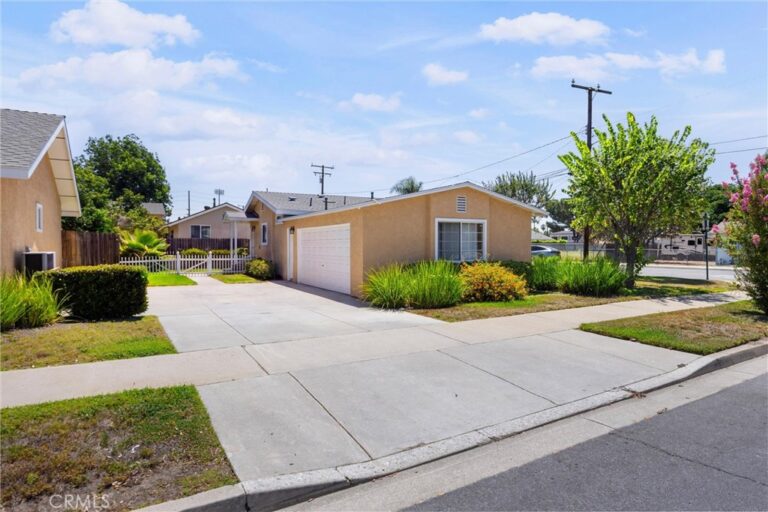 1813 2114 1St, A Street, La Verne