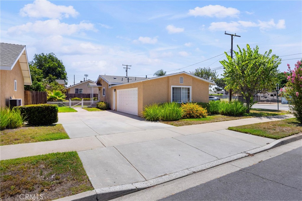 1813 2114 1St, A Street, La Verne