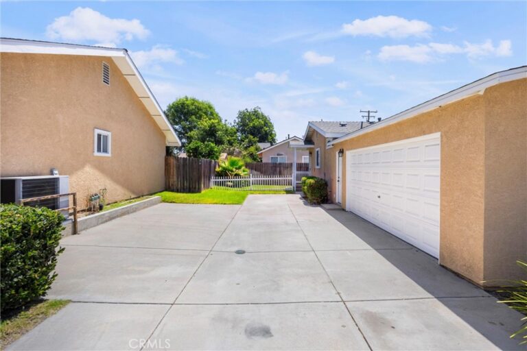 1813 2114 1St, A Street, La Verne