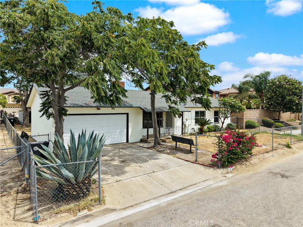 18232 Miller, Fontana