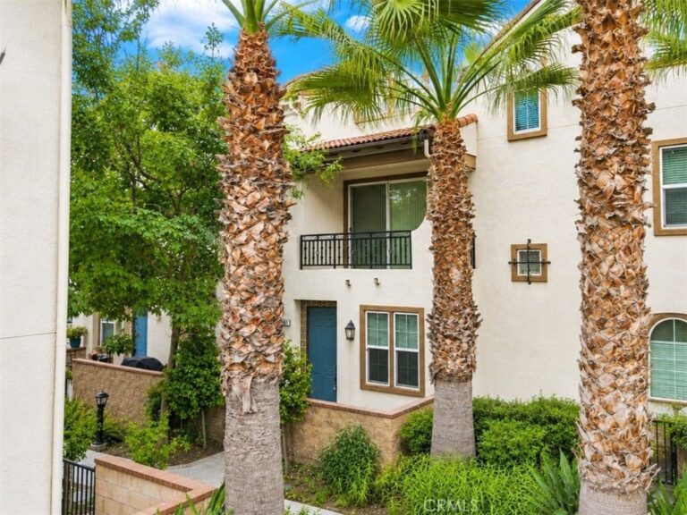 184 Royal, Upland