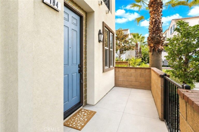 184 Royal, Upland