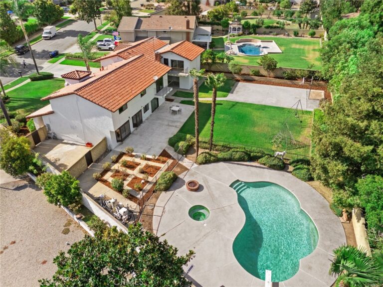 1868 N Laurel, Upland