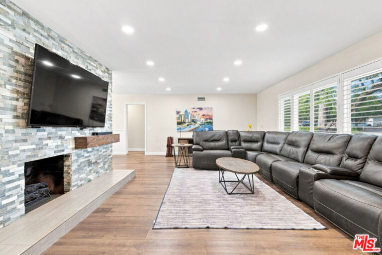 1873 Rosemount Avenue, Claremont