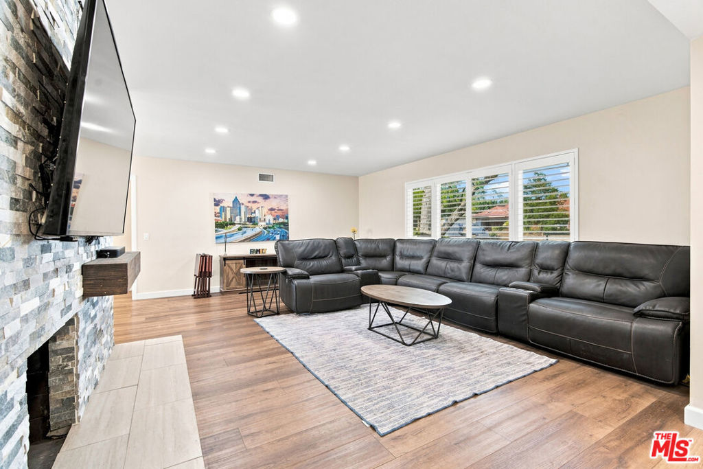 1873 Rosemount Avenue, Claremont