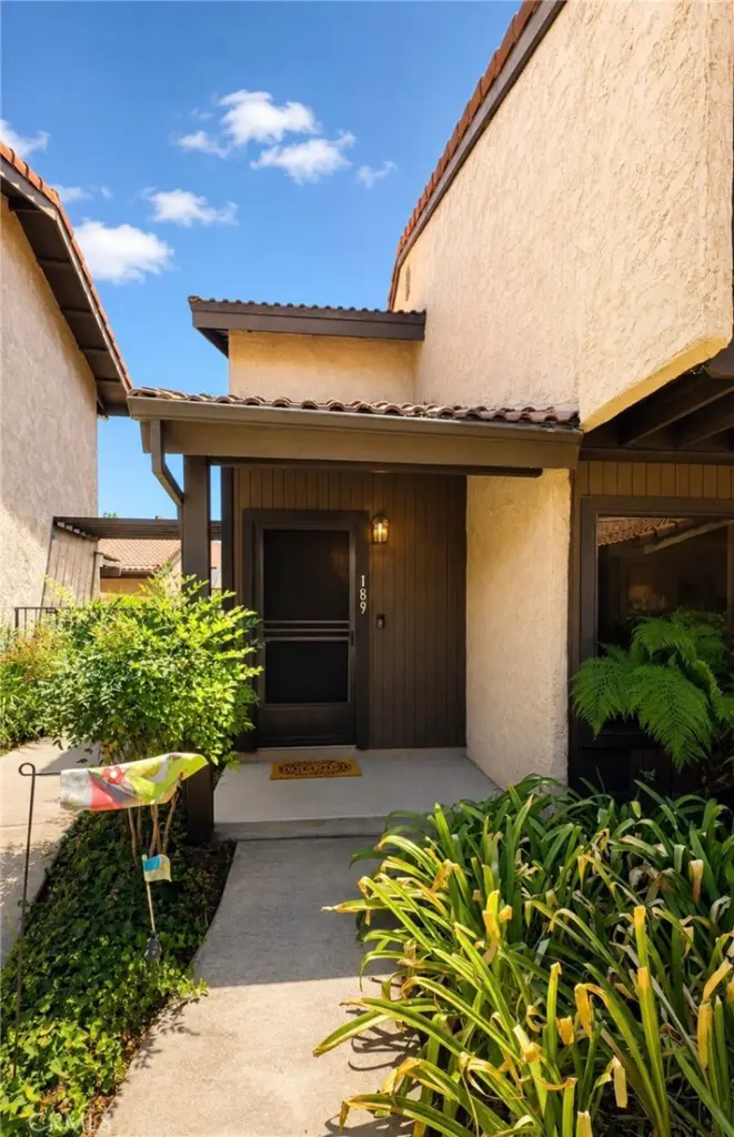 189 S Hollenbeck, Covina