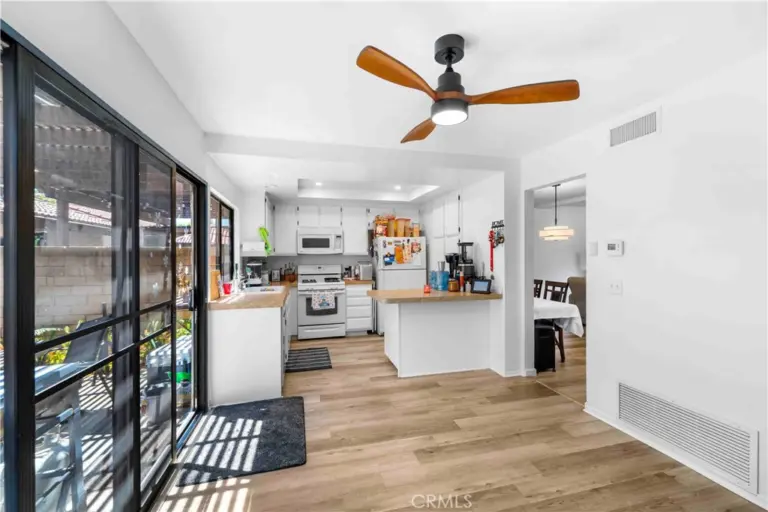 189 S Hollenbeck, Covina