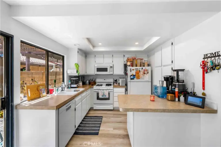 189 S Hollenbeck, Covina