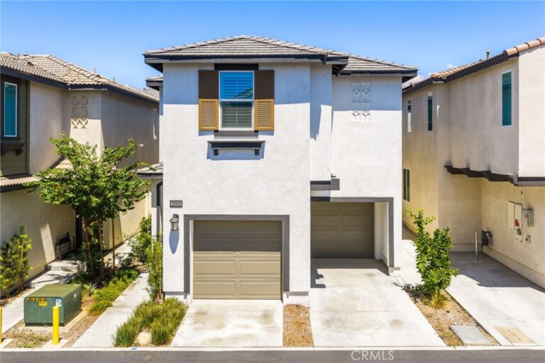 2001 Dewdrop, Upland