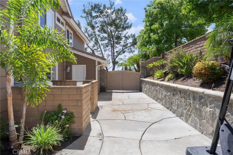2026 Paseo Susana, San Dimas