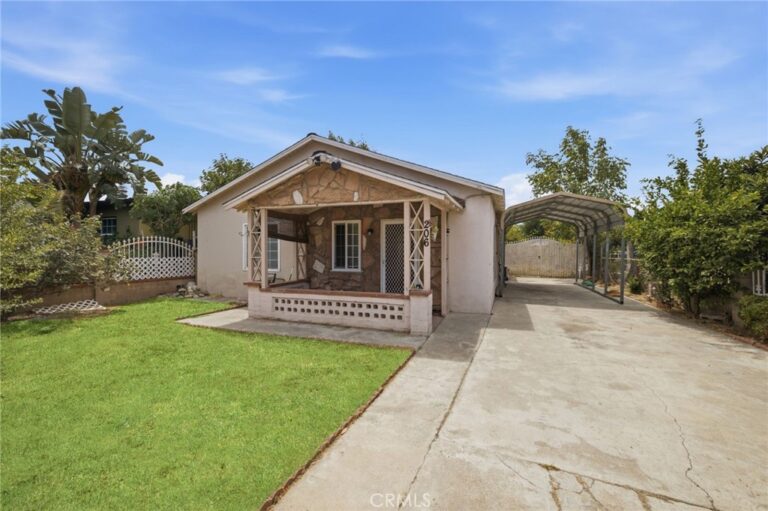 206 Acacia Street, Pomona