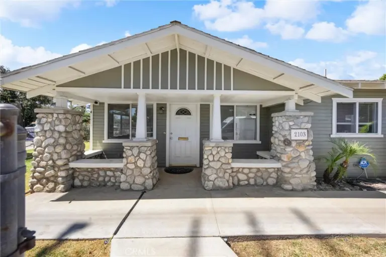 2103 2115 B Street, La Verne