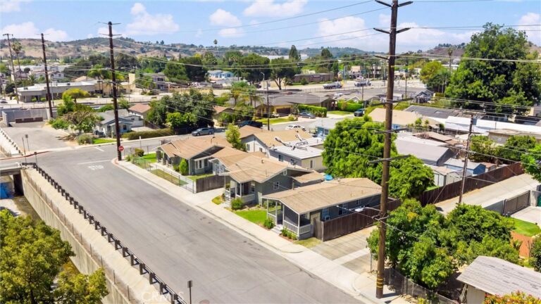 2103 2115 B Street, La Verne