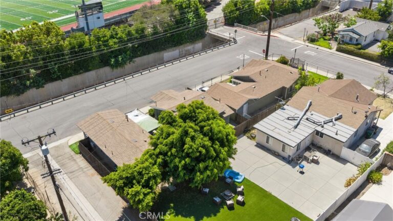 2103 2115 B Street, La Verne