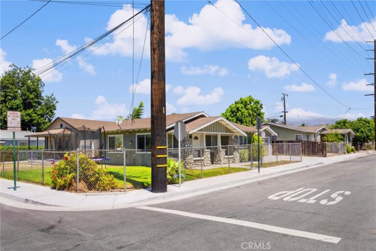 2103 2115 B Street, La Verne