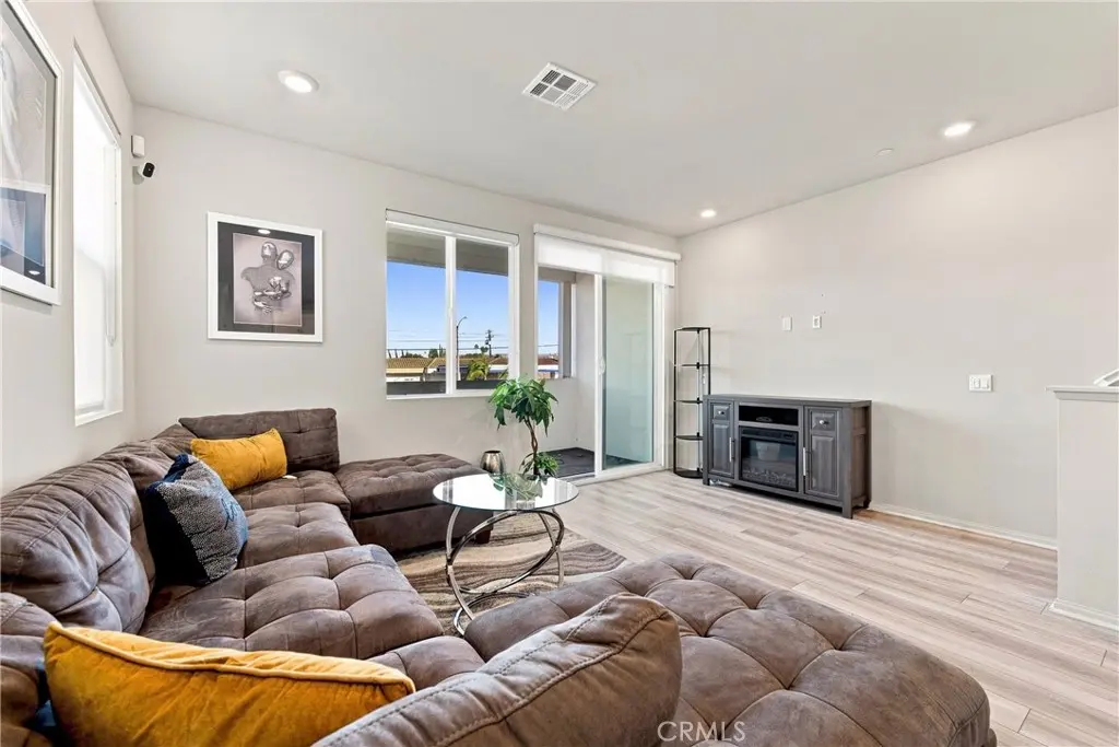 211 N Vincent Avenue, West Covina