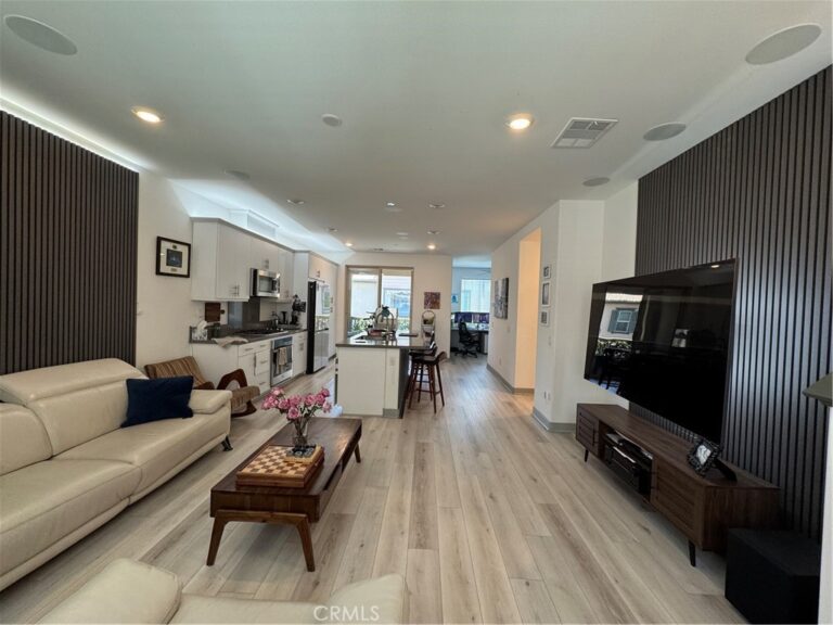 2135 Emerald Grotto, Upland