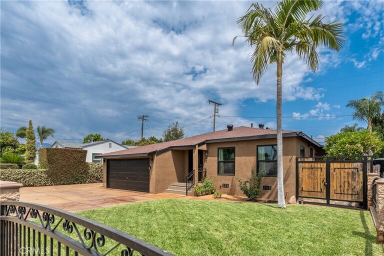 2136 Stanford, Pomona
