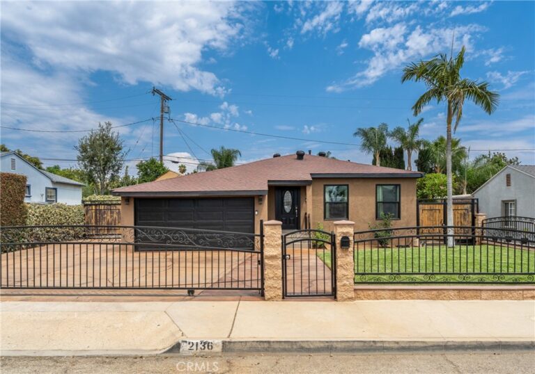 2136 Stanford, Pomona