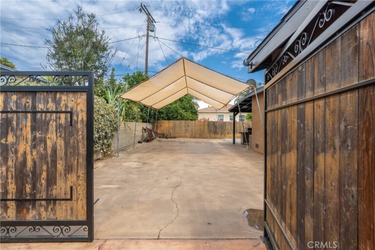 2136 Stanford, Pomona