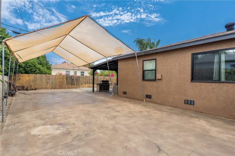 2136 Stanford, Pomona