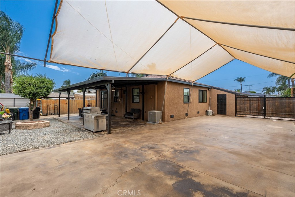 2136 Stanford, Pomona