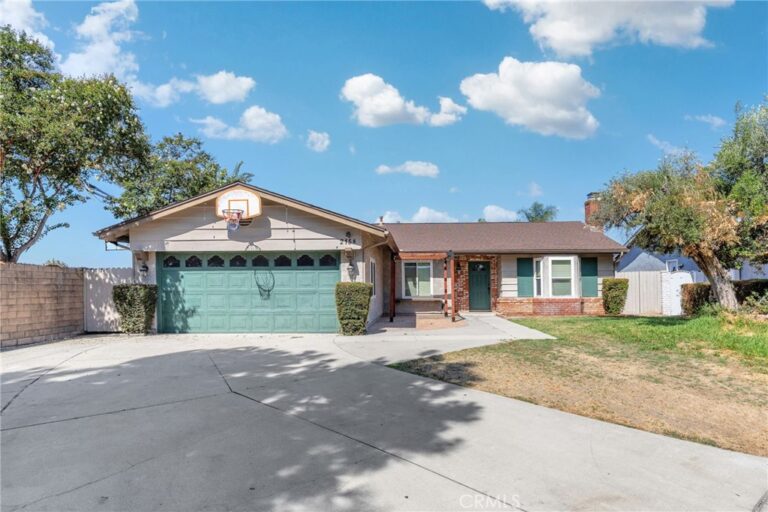 2158 HOLLY AVE, Ontario