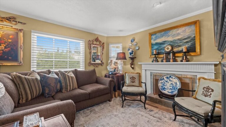2184 Eiffel Circle, Upland