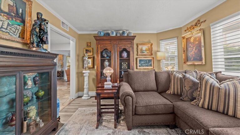 2184 Eiffel Circle, Upland