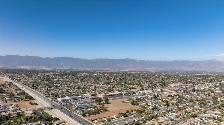 222 N Arrowhead Avenue, Rialto