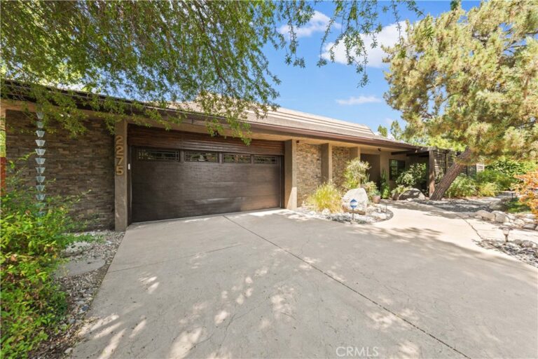 2275 N La Paz, Claremont