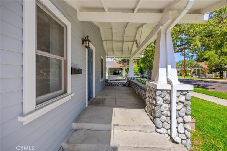 2356 2358 5th Street, La Verne
